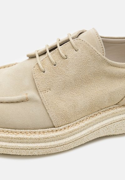 The Antipode DERBY - Igapäevased paeltega jalatsid - ivory