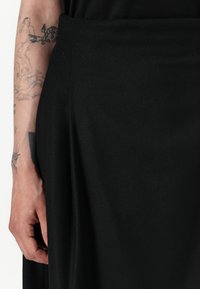 DRYKORN AMBAR - sukňa v tvare A - black