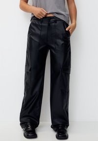 PULL&BEAR Cargobyxor - black