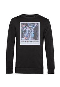 Zwarte sweatshirt met lange mouwen met een centrale afbeelding van twee figuren in een kamer, met de tekst "KAN IK NIET MEER KLEDING DRAGEN" eronder.