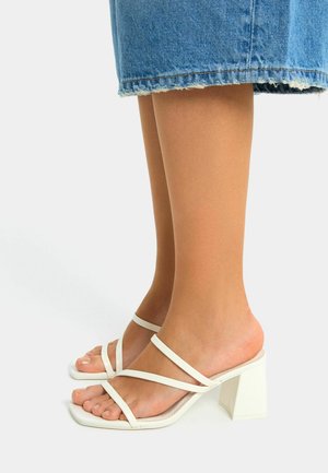 Bershka MULTI-STRAP - Sandali - white