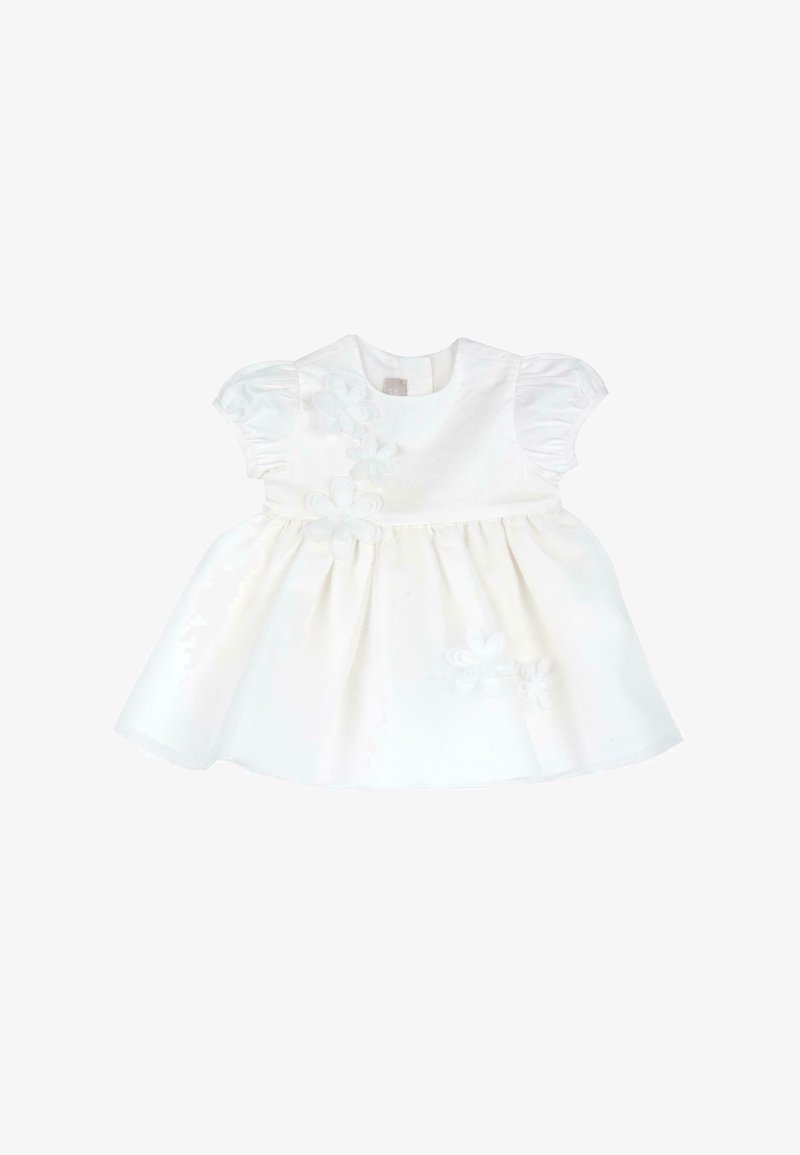 Robe blanche à manches courtes bouffantes, encolure ronde et accents en tissu fleuri, avec une jupe plissée et un tissu à texture lisse.