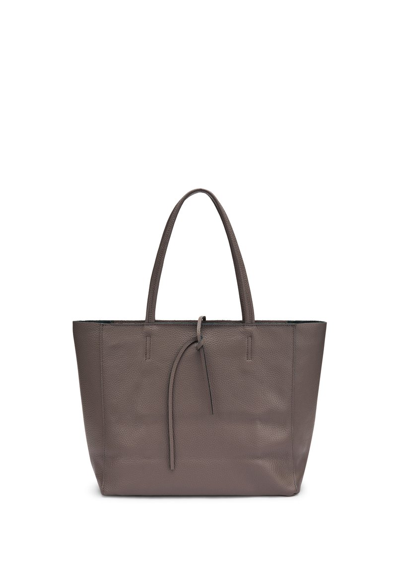 Borsa a tracolla in pelle marrone con texture, dotata di due manici e un semplice dettaglio a nodo nella parte centrale anteriore.