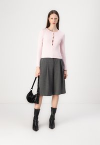 Vero Moda VMLOVELY BERMUDA  - Calções - medium grey melange