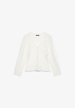 Weißer langärmeliger V-Ausschnitt-Cardigan mit Knöpfen vorne, flach auf weißem Hintergrund dargestellt.