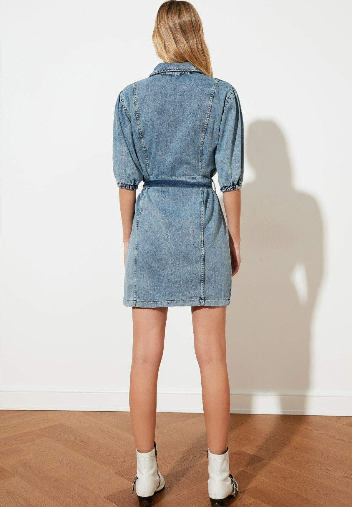 vestito di jeans