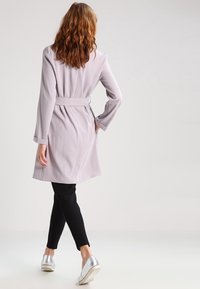 Wallis Trenčkot - grey