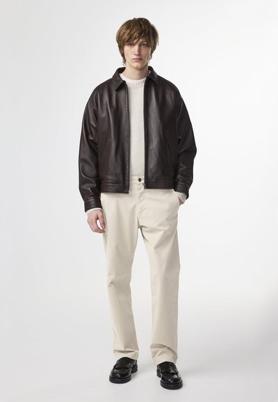 NN.07 ADEN - Chino - ivory
