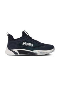 Αθλητικό παπούτσι K-Swiss σε ασπρόμαυρο χρώμα με επάνω μέρος από δίχτυ, κλείσιμο με κορδόνια και χοντρή σόλα με τη λέξη Shock Spring για απορρόφηση κραδασμών και υποστήριξη.
