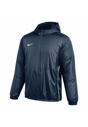 Granatowa kurtka z kapturem Nike z pełnym zamkiem błyskawicznym z przodu, elastycznymi mankietami i białym logo na lewej piersi, przedstawiona na białym tle.