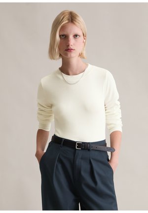 Pullover - silky white