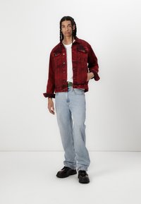 Jacker SENTENZA JACKET UNISEX - Farkkutakki - red