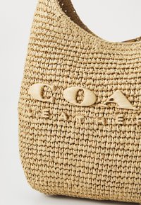 COACH BROOKLYN SHOULDER BAG - Axelremsväska - beige