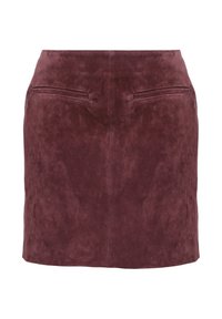 Mini-jupe en suédine bordeaux avec une texture lisse, dotée de deux poches arrière et d'un design ajusté. Silhouette minimaliste et moderne.
