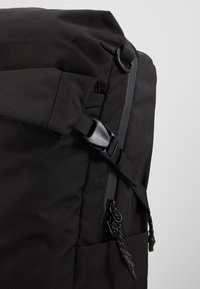 Doughnut ASTIR - Ryggsekk - black