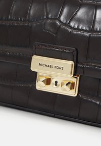 MICHAEL Michael Kors TRIBECA CHAIN - Borsa a tracolla - chocolate