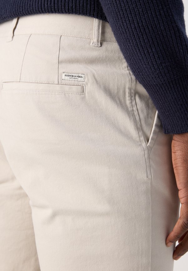 SEASONAL CORE STUART - Chinos2