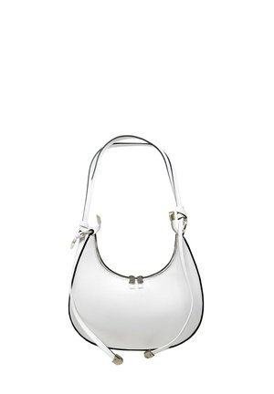 Borsa a tracolla bianca in pelle con rifiniture nere, forma curvata, doppi manici e chiusura con zip impreziosita da dettagli metallici.