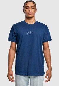 Merchcode T-shirts med print - light navy