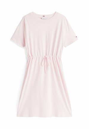 Abito rosa a maniche corte con vita arricciata e lacci. Tessuto jersey morbido; presenta un piccolo logo sul petto e dettagli in contrasto di colore.