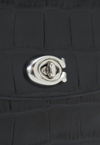 COACH EMBOSSED CASSIE CROSSBODY 19 - Bandolera - black