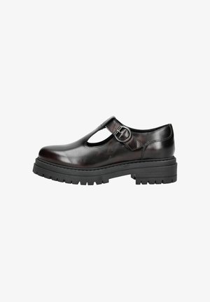 Chaussure en cuir noir avec un bout arrondi, un design découpé et une boucle ajustable. Elle présente une semelle épaisse en caoutchouc texturé pour une meilleure adhérence.