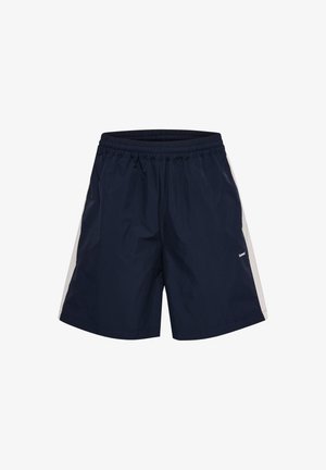 Marineblaue sportliche Shorts mit elastischem Bund und weißen Seitenstreifen, leichtem Stoff und kleinem weißem Logo am linken Bein.