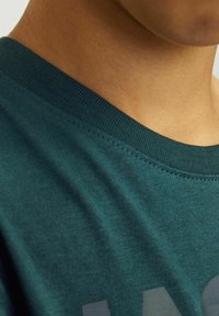 Jack & Jones Junior JJECORP LOGO TEE O-NECK - Potiskana majica - deep teal