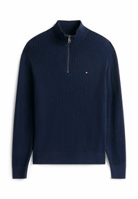 Marineblaues Rippstrickpullover mit langen Ärmeln, halbem Reißverschluss-Kragen und kleinem rot-, weiß- und blauem Logo auf der Brust.