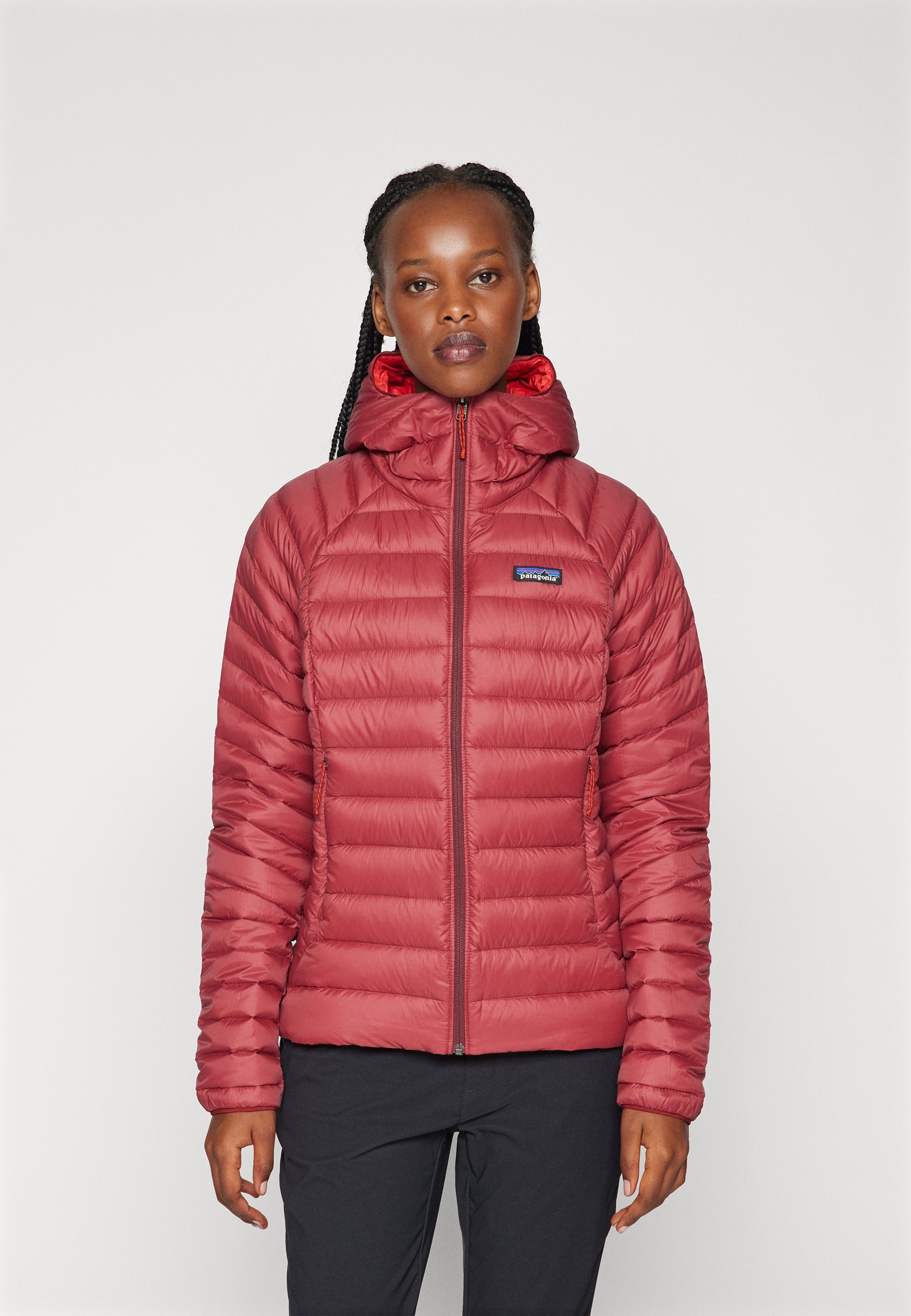 Patagonia DOWN SWEATER HOODY - Daunenjacke - oxide red/dunkelrot 