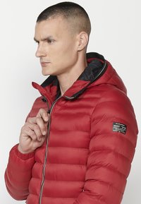 Koroshi PADDED - Jachetă de iarnă - rojo   red
