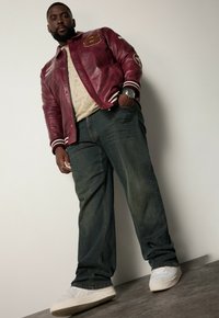 STHUGE BAUCHFIT BAGGY DIRTY 5-POCKET - Relaxed fit -farkut - blue denim