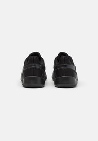 Nike Performance LEGEND ESSENTIAL  - Sapatilha de treino - black/off noir