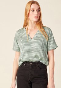 BONOBO Jeans MIT KURZEN ÄRMELN - Bluse - vert