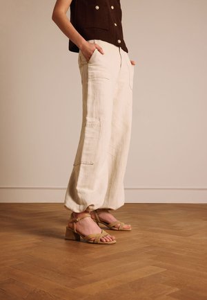 Manfield, Sandalen - beige