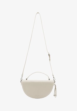 Beige Halbmond-Crossbody-Tasche mit verstellbarem Riemen, oberem Griff und Troddel-Detail auf weißem Hintergrund.