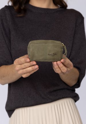 Gusti Leder, SMALL ACCESSORIES BUTLER UNISEX - Schlüsseletui - grün