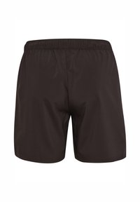 Czarne sportowe spodenki wykonane z gładkiego materiału, z elastycznym pasem i prostym wzorem bez widocznych wzorów czy zdobień.