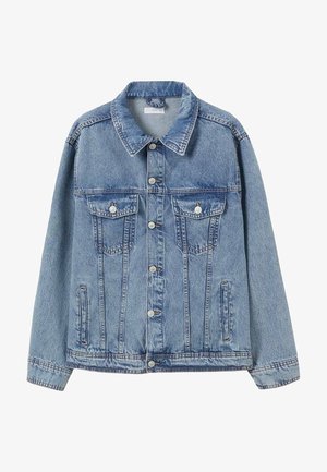 Lyseblå denimjakke med knaplukning foran, to brystlommer med klap og knapper samt to lodrette sidelommer.