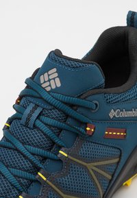 Columbia PEAKFREAK II OUTDRY granatowy