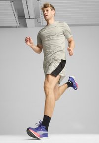 Puma DEVIATE NITRO™ 3  - Chaussures de running sur route - lapis lazuli sunset glow