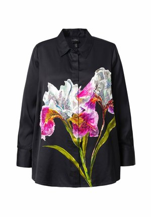 Czarna koszula na guziki z dużym, kolorowym motywem kwiatowym z białymi i różowymi orchideami na przodzie. Gładka, błyszcząca tkanina z długimi rękawami.