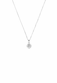 Collar de plata con una cadena delicada y un colgante de gema redonda y clara engastado en un bisel pulido. Diseño minimalista con un acabado brillante.