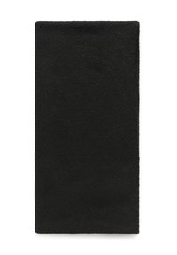 Schwarzes rechteckiges Textil mit einer weichen, strukturierten Oberfläche. Die Kanten sind sauber und verarbeitet, ohne sichtbare Muster oder Akzente.