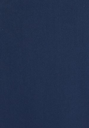Tessuto blu navy con una superficie liscia e un sottile motivo a diagonale, adatto per capi d'abbigliamento o applicazioni di tappezzeria.