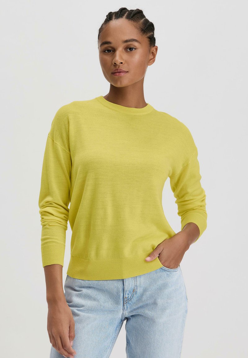 hessnatur REGULAR - Strickpullover - limone