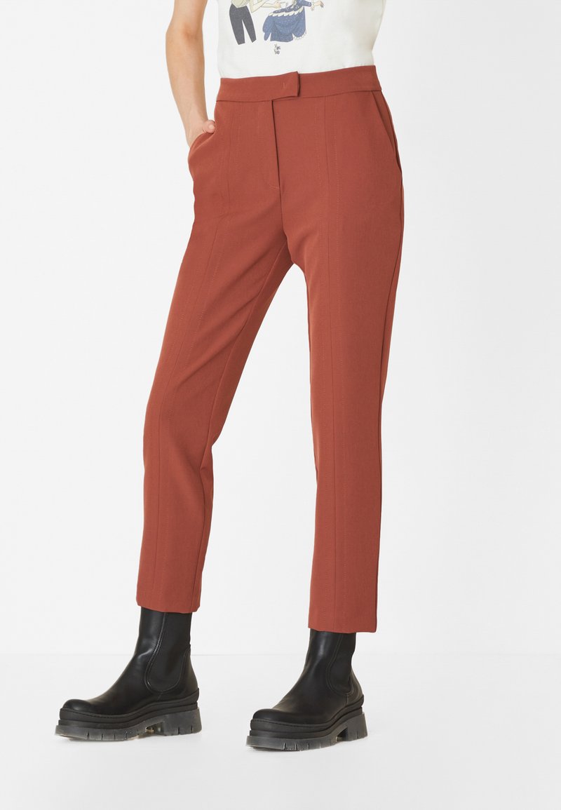 Manila Grace NEW YORK WITH STITCHING DETAILS - Pantalon classique - marrone