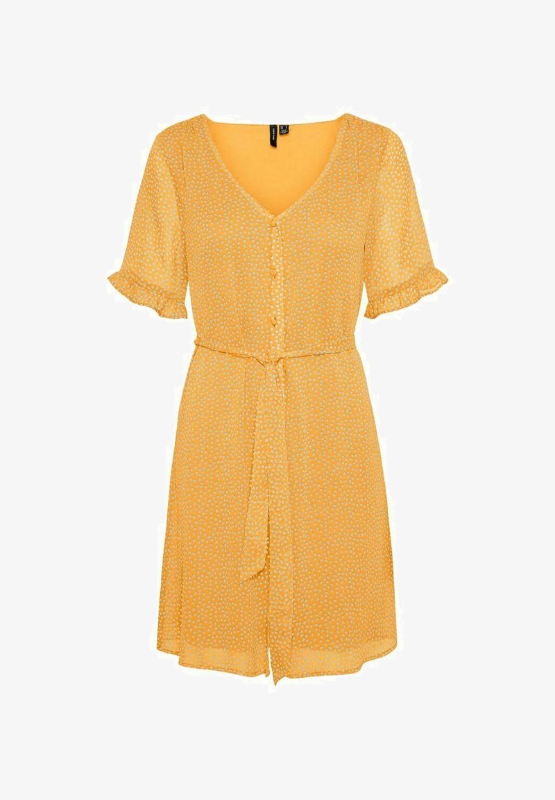 Gelbes, kurzärmeliges Kleid mit V-Ausschnitt, Knopfleiste und gebundenem Taillenband. Der Stoff hat ein gepunktetes Muster. Ausgestellte Ärmel und lockere Passform.