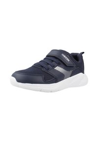 Sneaker blu navy con tomaia in rete e dettagli in materiale sintetico. Presenta lacci elastici, una striscia in velcro e una suola in gomma bianca testurizzata.