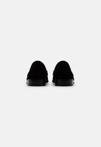 BOSS HELYAN - Polobotky - black